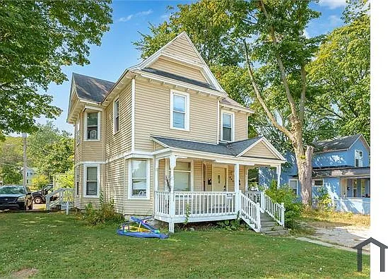 805 Douglas Ave #1