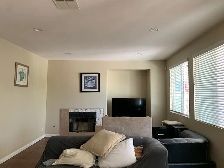 405 S Mountain View St — Photo 7