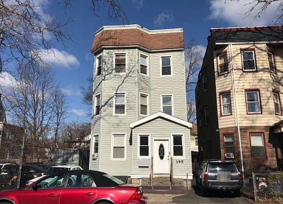 1st image of 195 N 15th St