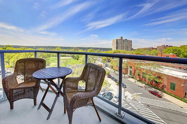Sold by Foxworth Realty | media 17