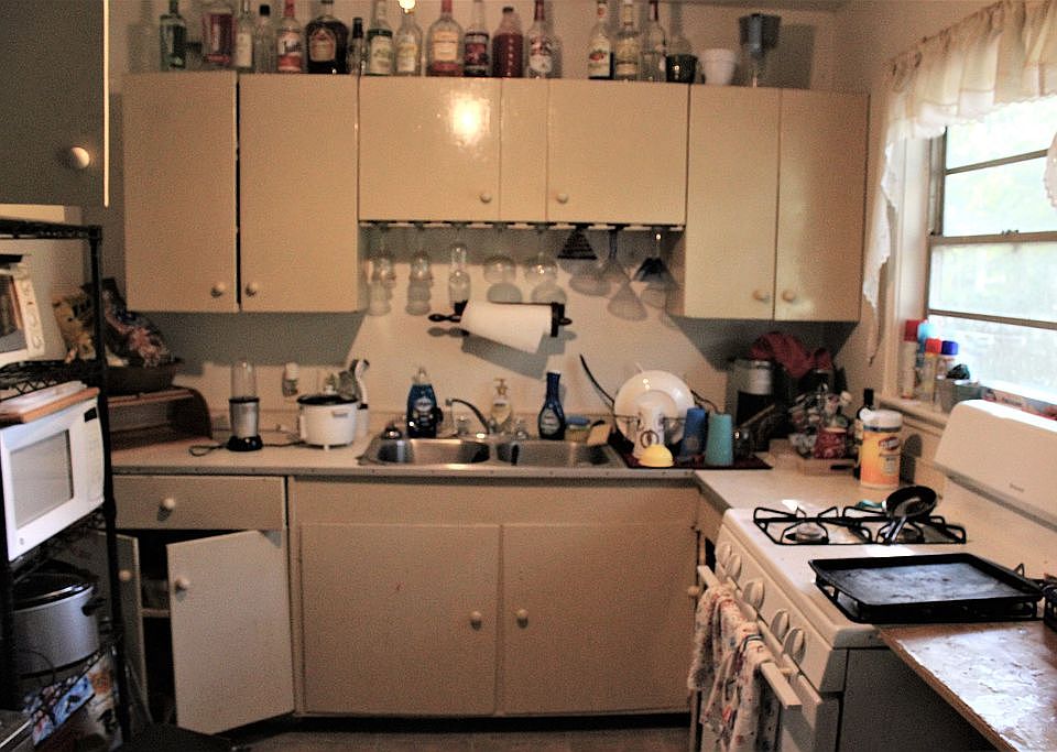 2nd image of 207 Foch St