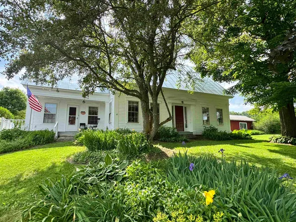 125 South Main Street, Peacham, VT 05862