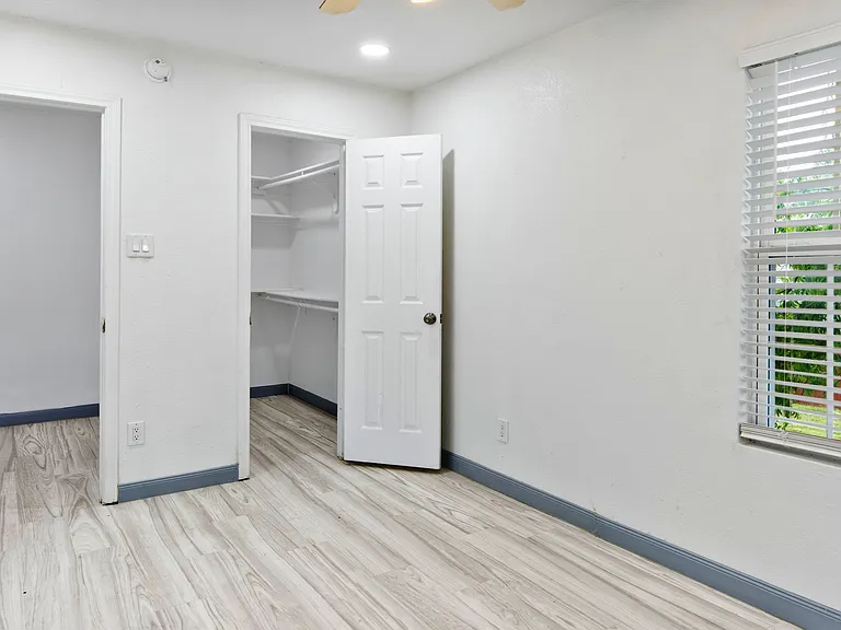 4620 San Jacinto St #C — Photo 14