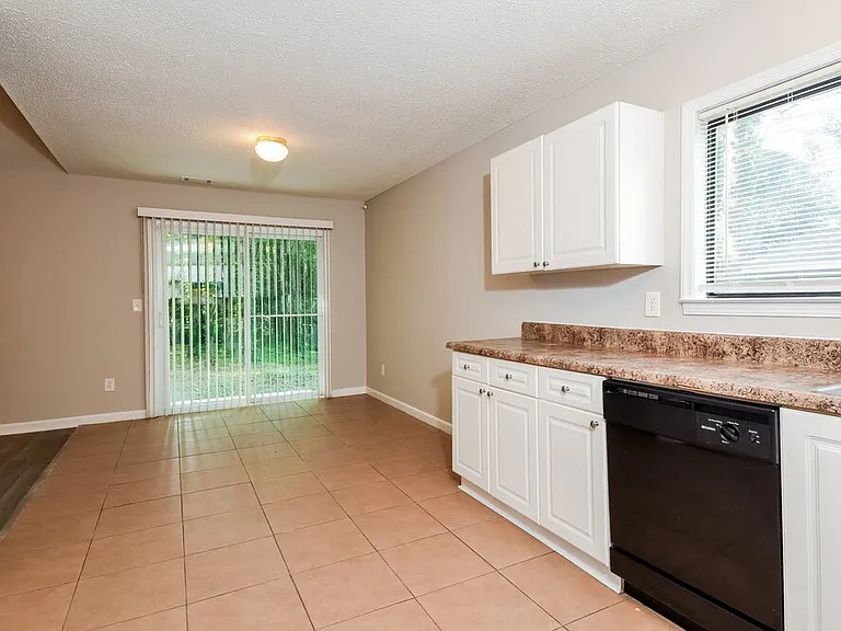 2735 Trotters Walk Trl — Photo 8