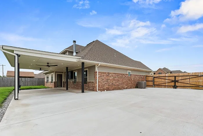 1200 Ridgeway Dr — Photo 26