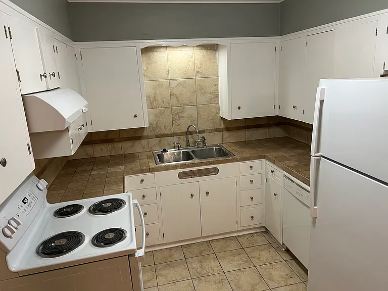 412 John Adams St #1 — Photo 5