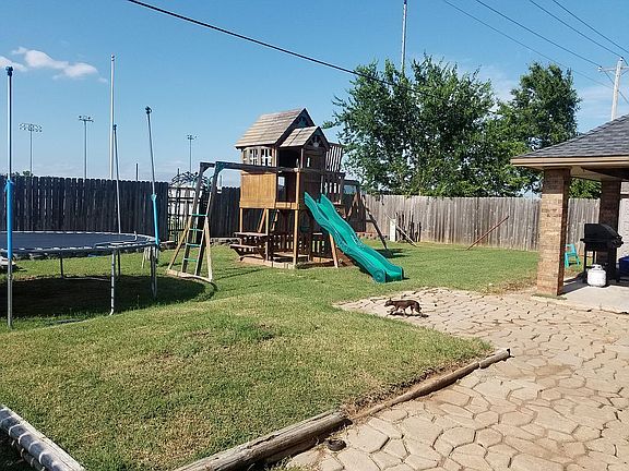 5th image of 1225 SW 126th St
