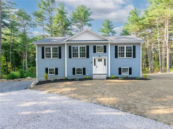 37 Sunapee Ct, Coventry, RI 02816