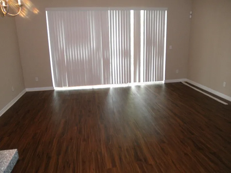 894 Pipers Cay Dr — Photo 2
