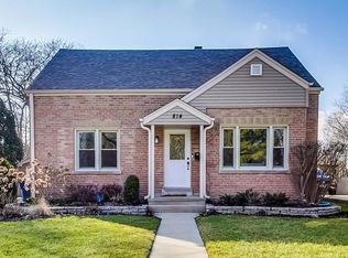 814 Woodward Ave, Deerfield, IL 60015