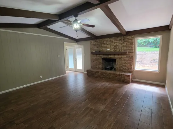 707 White Oak St, Atlanta, TX 75551