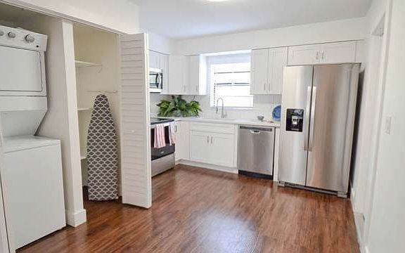 3rd image of 3208 W Gandy Blvd APT D
