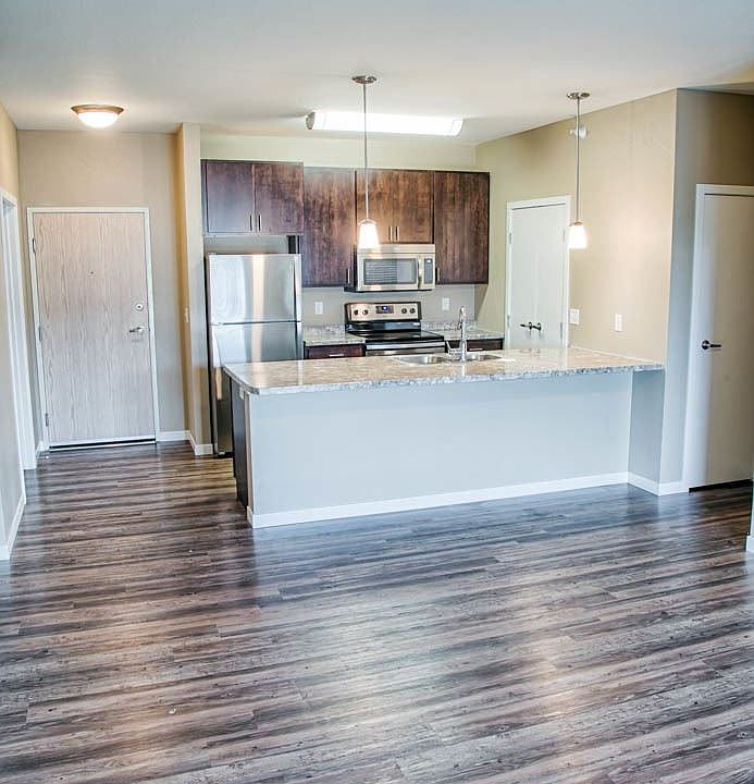 2nd image of 1864 39th St S APT 204