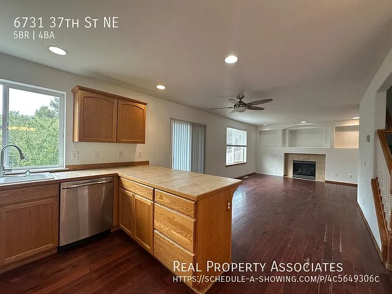 6731 37th St NE — Photo 7