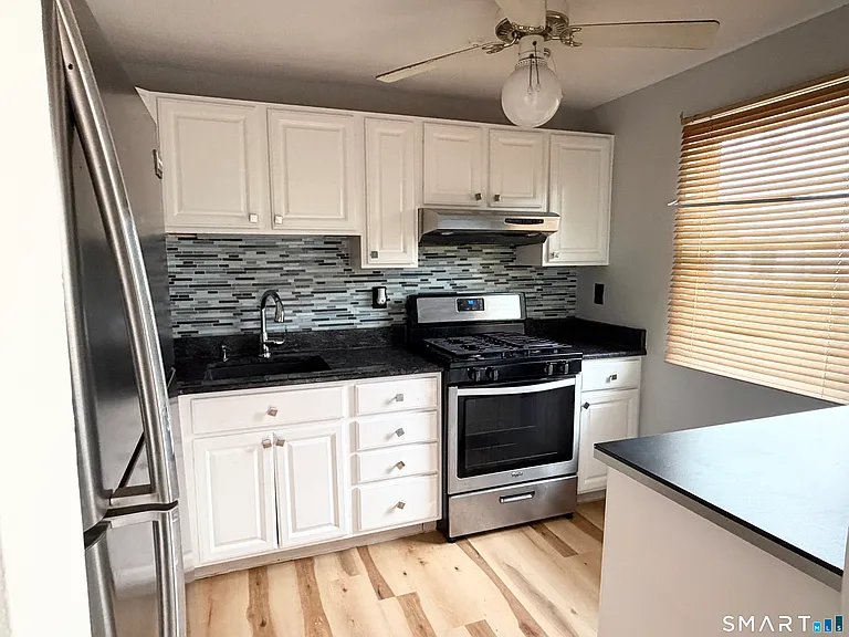 142 E Gate Ln #142 — Photo 3