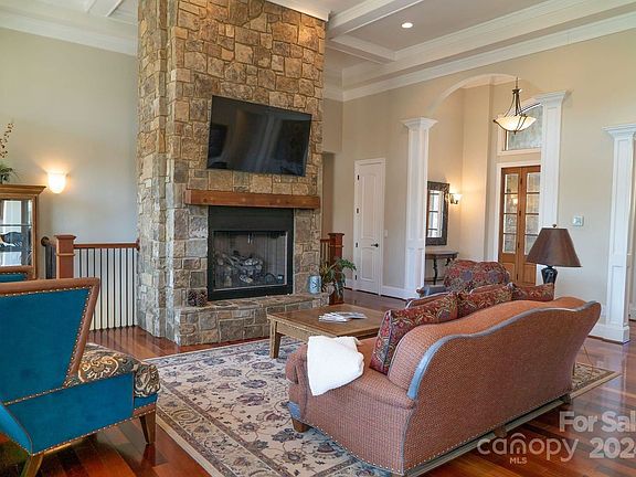5th image of 46 Northridge Dr