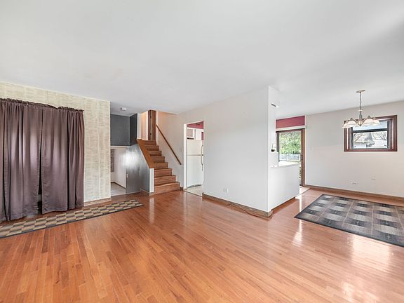 2nd image of 34 Emery Dr