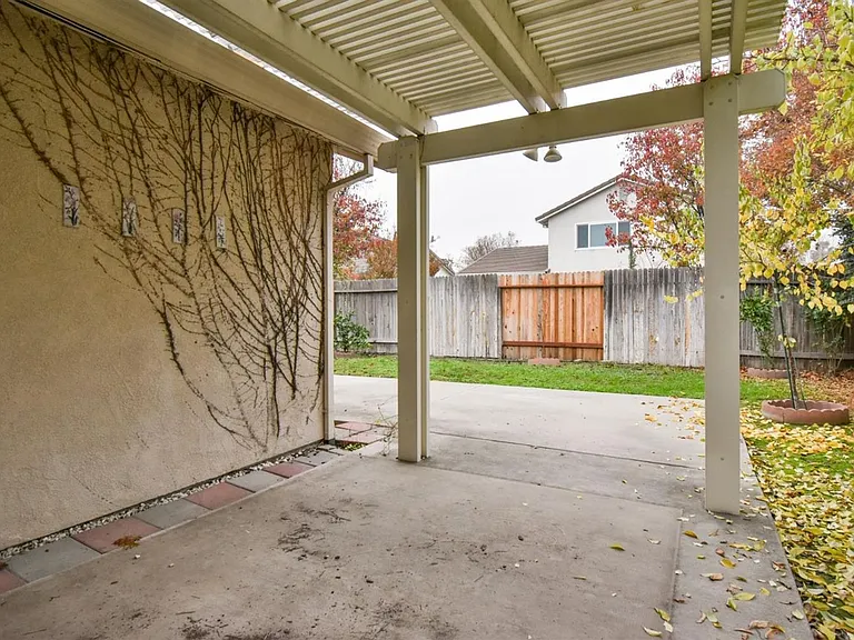 2067 Moonstone Way — Photo 16