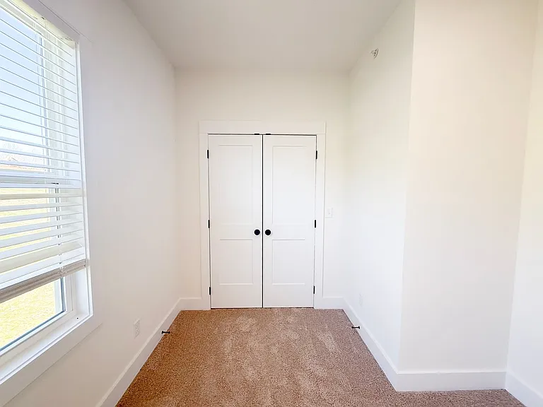 1385 Meridian St — Photo 39