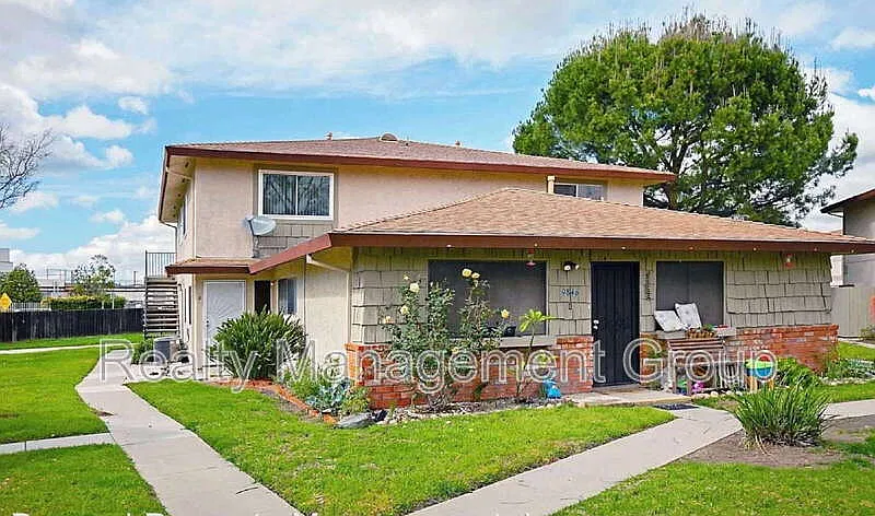 3846 Mission Viejo Ct #2