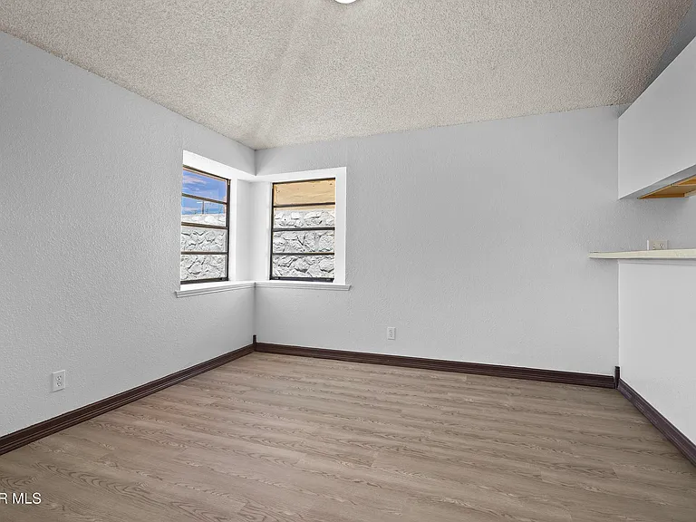 6713 Heartstone Ct — Photo 24