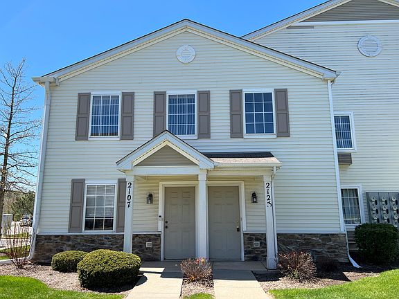 3rd image of 2123 Silverstone Dr