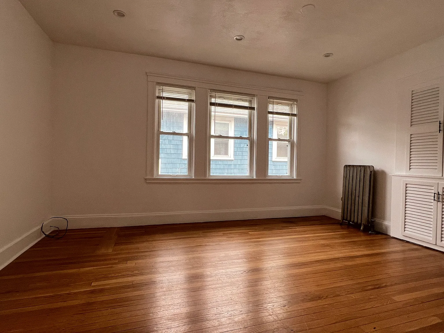 6 bed, $7,200 — Photo 3