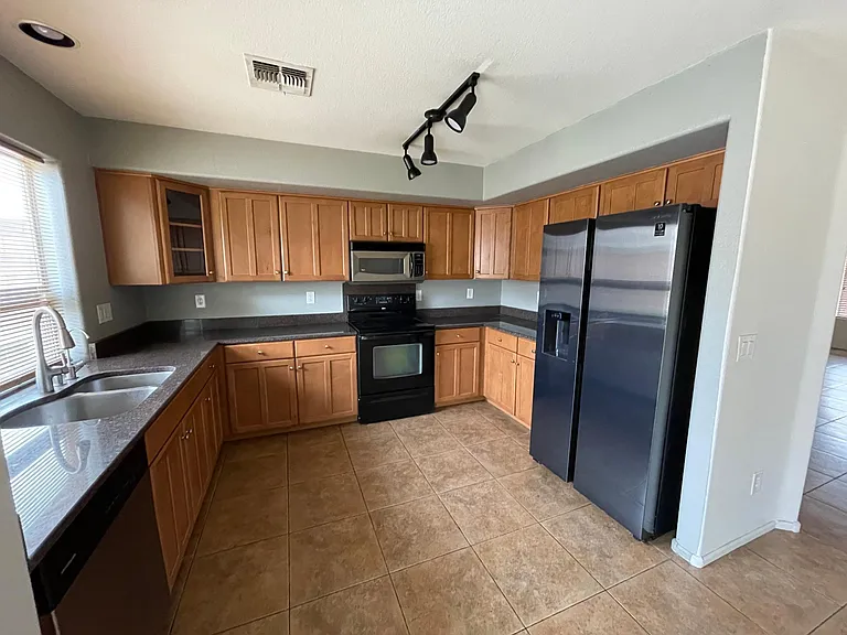 2422 W Via Dona Rd — Photo 9