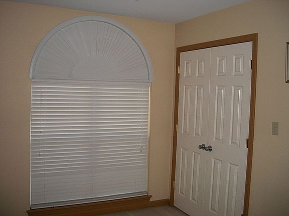 3rd bedroom w/ Bay window