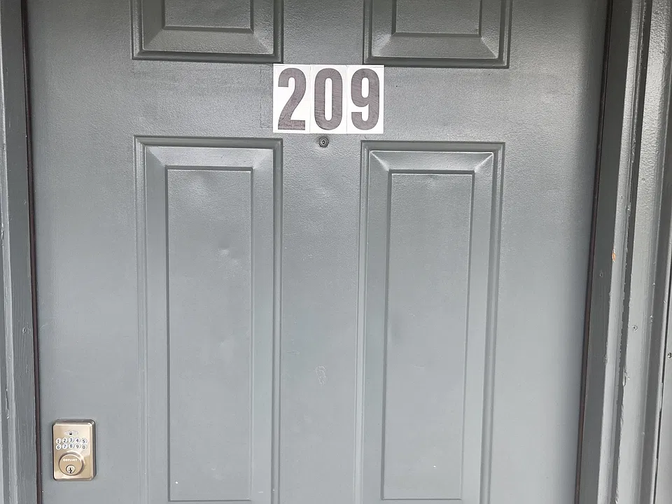 601 Harbour Ave #209