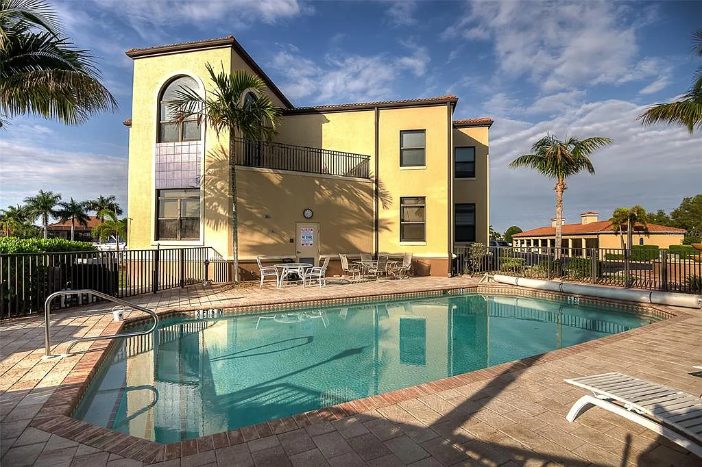 2 bed, 1477 sqft, $4,500 — Photo 2