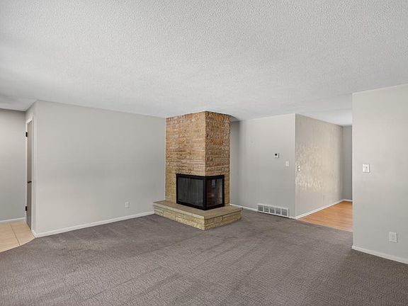 5th image of 2329 16th Ave NW