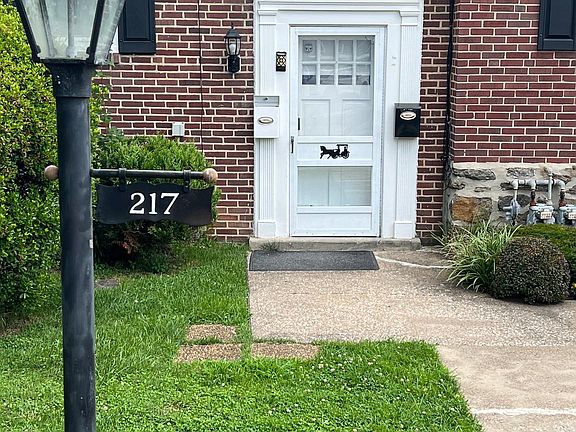 4th image of 217 Hiawatha Ln