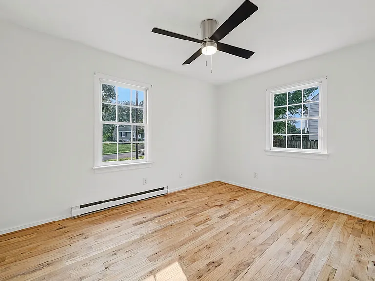300 Marlin Dr — Photo 23