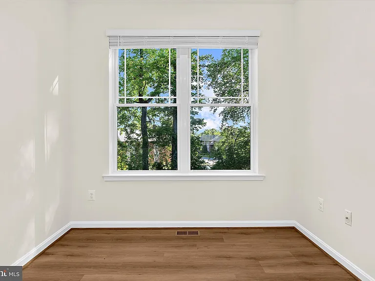 1102 Thomas Trl — Photo 20