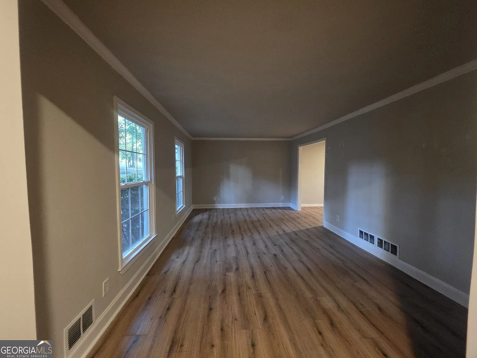 4 bed, 2.5 bath, 2126 sqft, $1,915 — Photo 3