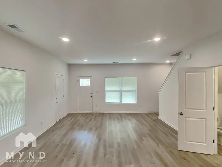 702 W Virginia Ave — Photo 10