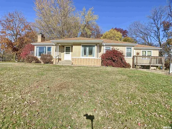 1105 36th Ave, East Moline, IL 61244