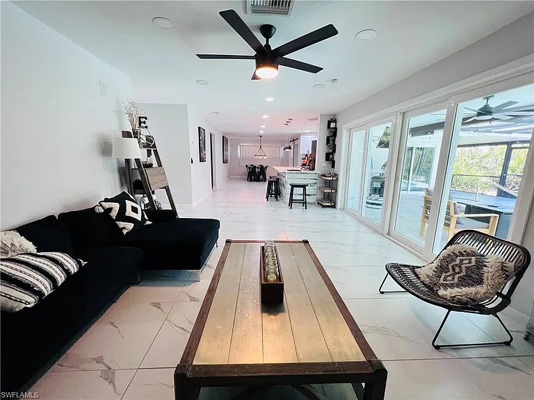 4439 Parrot Ave — Photo 13