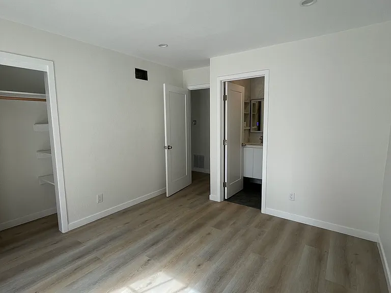 246 Morton Dr #B — Photo 9