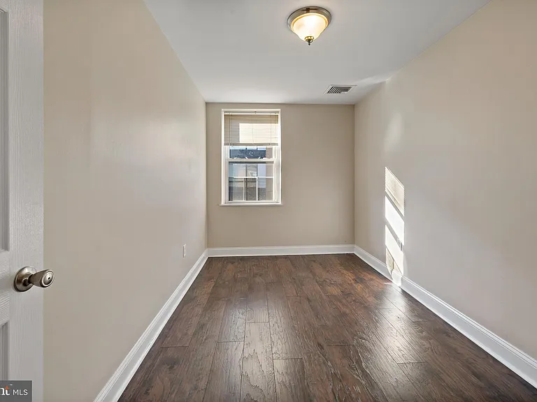 443 Fairmount Ave #C — Photo 9
