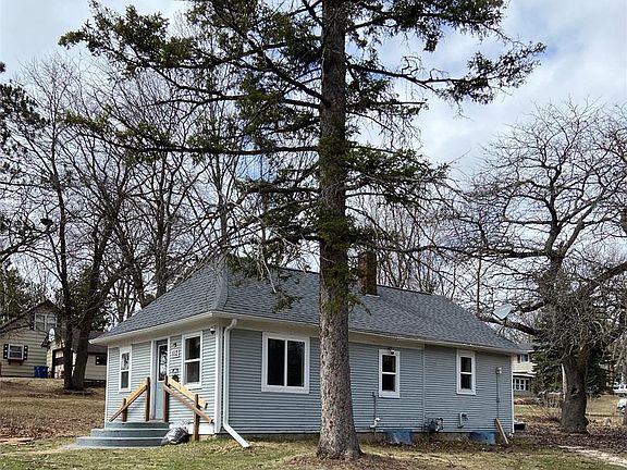 3rd image of 1112 Superior Street