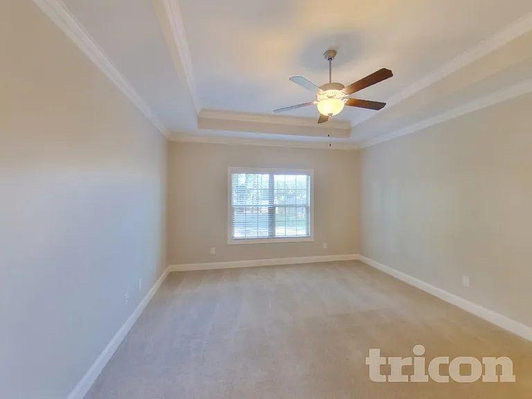 5105 Cloverhill Dr — Photo 10