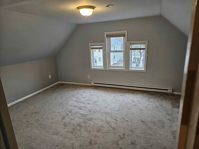 Bedroom no furniture, fresh after update