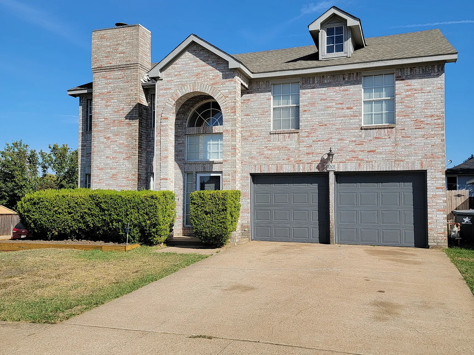 3 bed, 2.5 bath, 2057 sqft, $2,700 — Photo 2