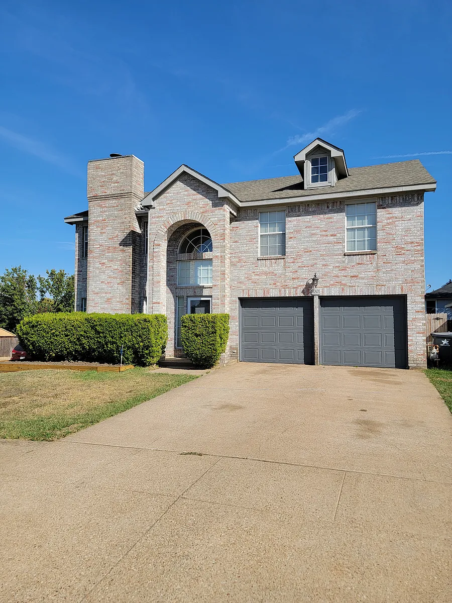Building Photo - 6001 Fenwick Ln