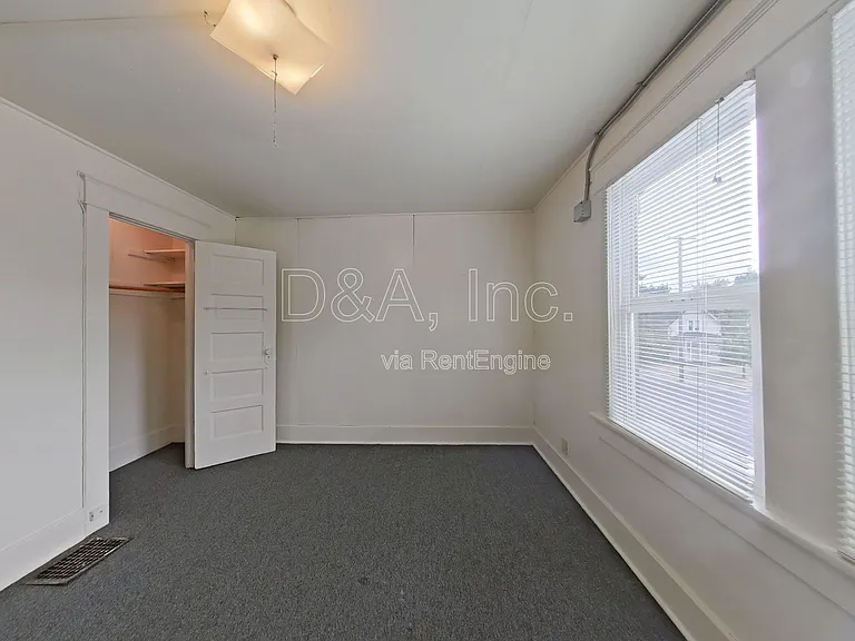 242 NW 15th St #2 — Photo 2