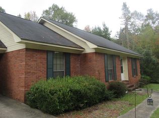 20 Village Park Dr, Laurel, MS 39443