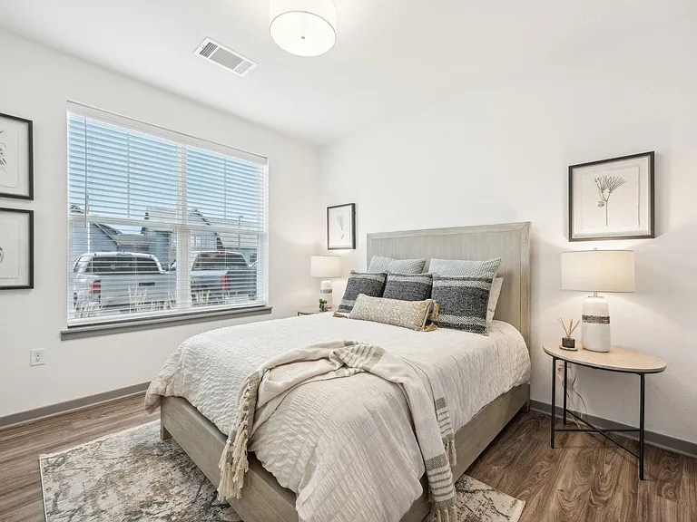 The Garrison Luxury Apartments — Photo 16