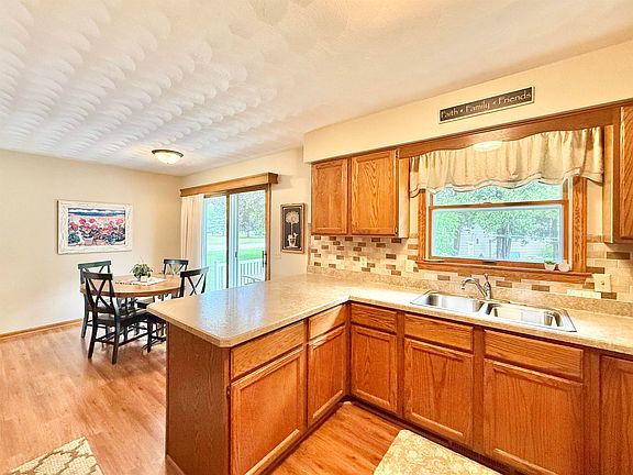 5th image of 4105 Mackinac Dr
